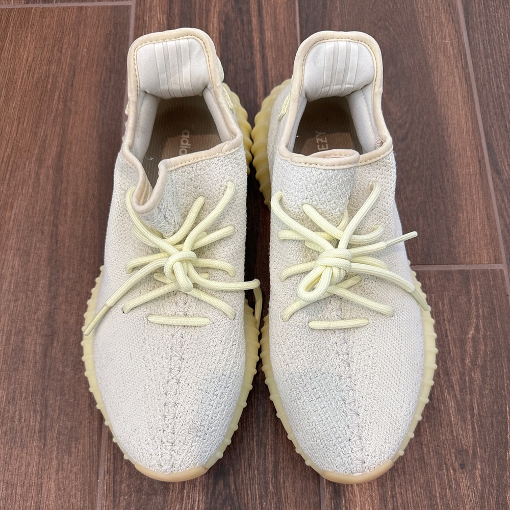 YEEZY BOOST 350 V2 Butter Yellow - Men’s size 9
Worn a handful of times